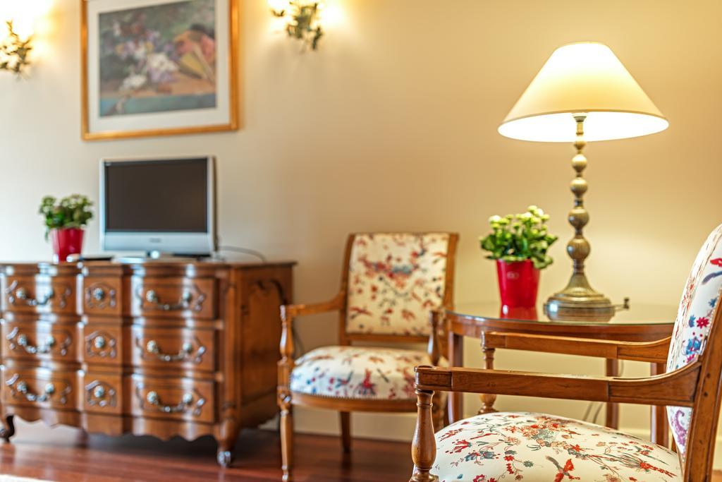 Stikliai Hotel - Relais & Chateaux Vilnius Exterior photo A table lamp