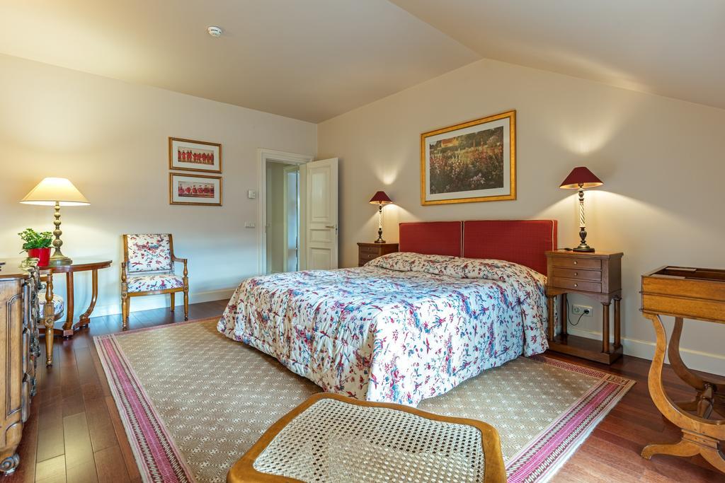 Stikliai Hotel - Relais & Chateaux Vilnius Exterior photo A bedroom at the hotel