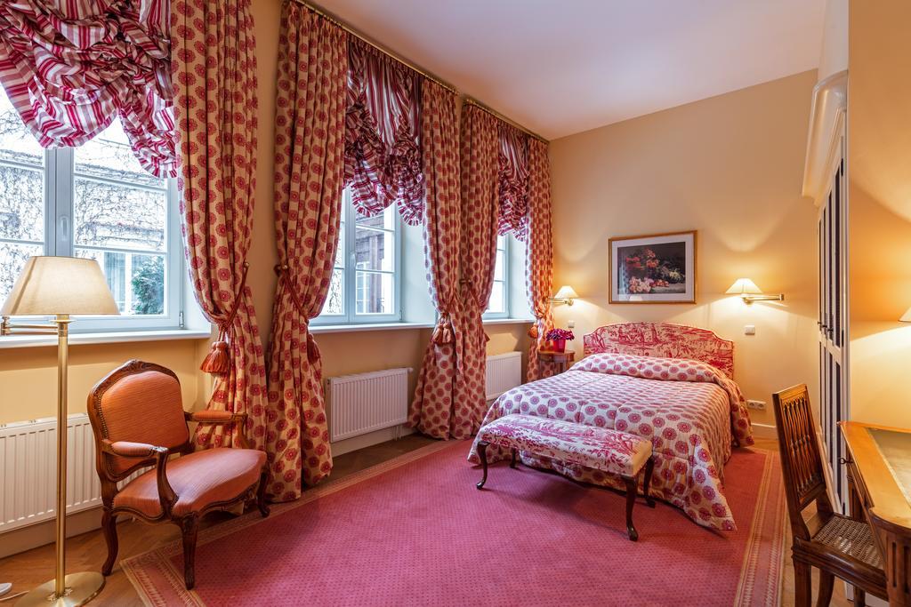 Stikliai Hotel - Relais & Chateaux Vilnius Exterior photo A bedroom at the hotel